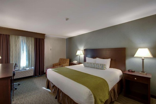 Best Western Plus The Inn At Hampton image 12