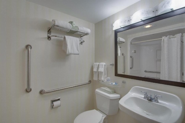 Best Western Plus The Inn At Hampton image 26
